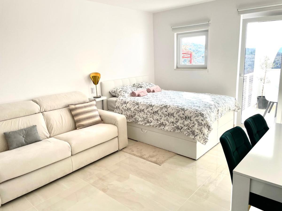 Apartment Vila ** Stinica Extérieur photo