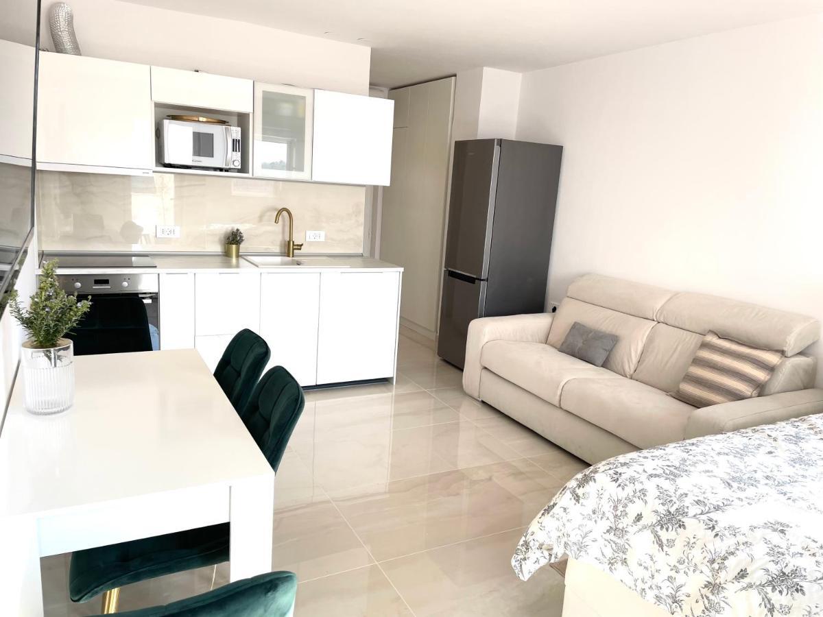 Apartment Vila ** Stinica Extérieur photo