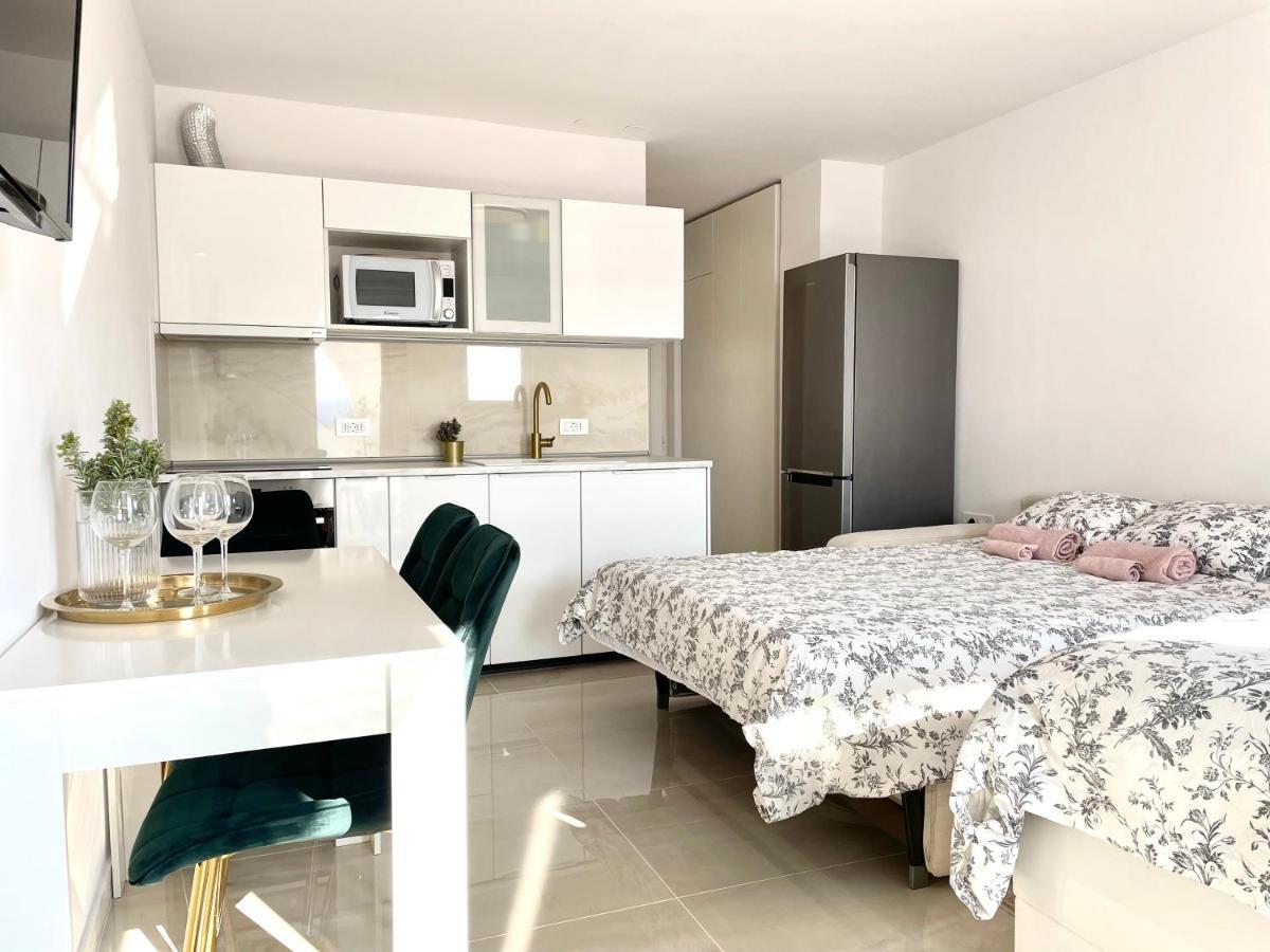 Apartment Vila ** Stinica Extérieur photo