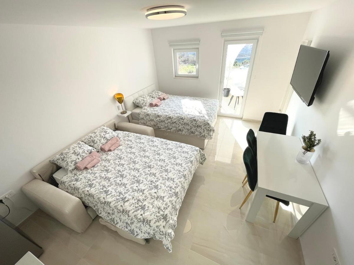 Apartment Vila ** Stinica Extérieur photo